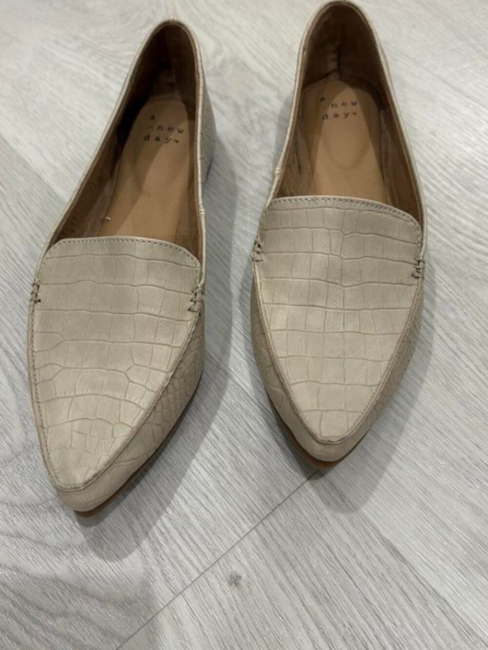 A New Day Women's Cream and Tan Loafers